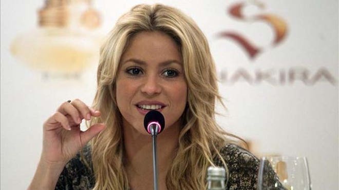 Shakira Debuts Obama Education Committee.JPG